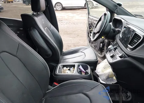 2020 Chrysler Pacifica Limited from USA, damaged, VIN 2C4RC1GG3LR240662